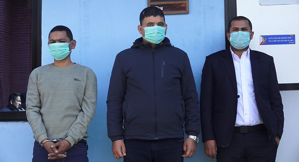 तस्करले नै दिन्थे अध्यागमनका अधिकृतलाई फोन, हप्ता दिनमै परिर्वतन हुन्थे मोबाइल