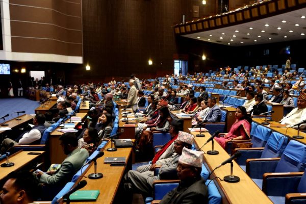 ‘कर्मचारीले सेवाभन्दा राजनीति धेरै गरे, दलपिच्छेका ट्रेड युनियन हटाऔँ’