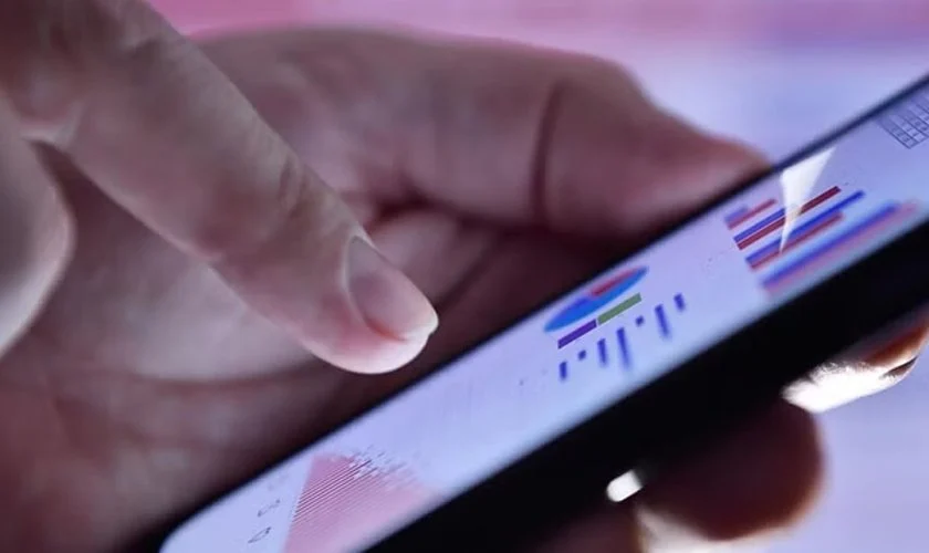 गर्मीमा स्मार्टफोन तात्यो भने के गर्ने