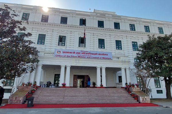 सरकारले ६ सचिवको सरुवा गरेको छ । बिहीवार (हिजो) बसेको मन्त्रिपरिषद् बैठकले विभिन्न मन्त्रालयका सचिवहरूको सरुवा गरेको हो ।