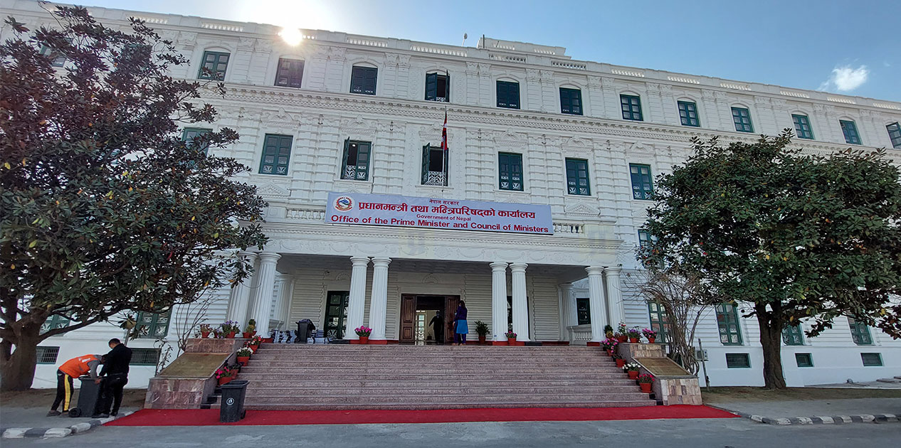 सरकारले ६ सचिवको सरुवा गरेको छ । बिहीवार (हिजो) बसेको मन्त्रिपरिषद् बैठकले विभिन्न मन्त्रालयका सचिवहरूको सरुवा गरेको हो ।