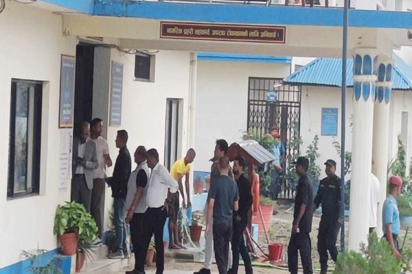 कान्तिपुर मिडिया ग्रुपका अध्यक्ष कैलाश सिरोहियाको नागरिकता विवादको कारणमा जनकपुरधाममा पक्राउ गरिएको हो।