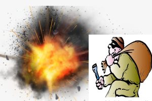 लहानमा डाकाहरूले बम पड्काएर गरे लुटपाट, २ जना गम्भीर घाइते