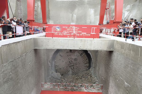 सुनकोशी–मरिण डाइभर्सन सुरुङको ब्रेक थ्रू, बाँकी काम समयमै सक्न प्रधानमन्त्रीको निर्देशन