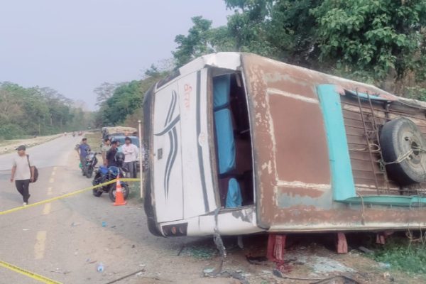 यात्रुवाहक बस दुर्घटना, ३२ घाइते