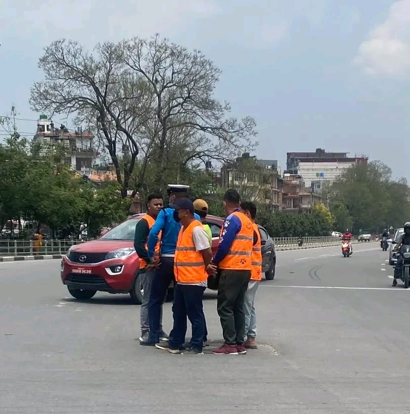 स्वयंसेवकको रूपमा काम गर्ने व्यक्ति