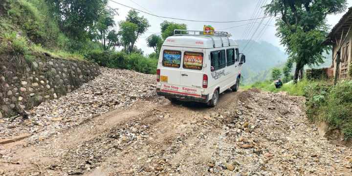 सहायक सडकले तम्घास–सिमलटारीमा सास्ती