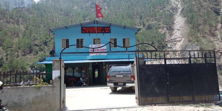 रसुवा भन्सार कार्यालयमा तस्करीको सेटिङ: कर्मचारी र व्यापारीको मिलेमतो