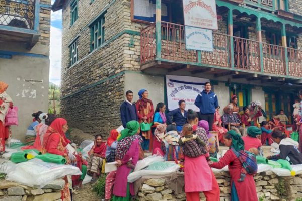 जुम्लामा गर्भवती आमालाई पोषणमा सुधारका लागि टनेलपाल वितरण