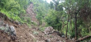 सडक भासिदा पाँच दिनदेखि अवरुद्ध जयपृथ्वी राजमार्ग पुनः सञ्चालनमा