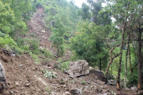 सडक भासिदा पाँच दिनदेखि अवरुद्ध जयपृथ्वी राजमार्ग पुनः सञ्चालनमा