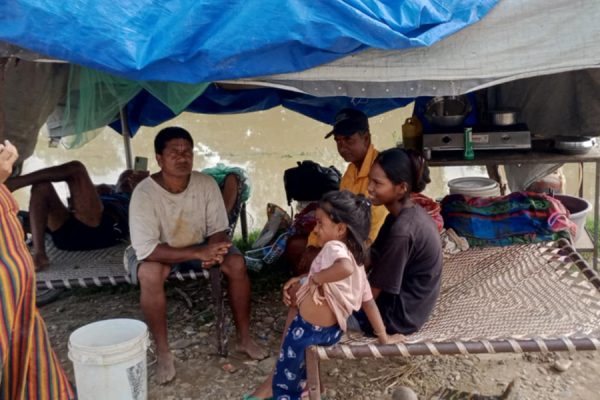 टीकापुरमा बाढीको प्रभावका लागि सावधानी अपनाउने आवश्यक उपायहरू