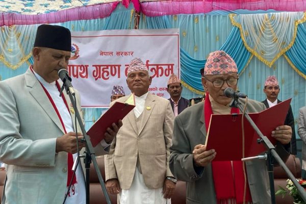 लुम्विनीका मुख्यमन्त्री आचार्यले लिए सपथ, सपथमा एमाले संसदीय दलका नेता लिला गिरि भने अनुपस्थित