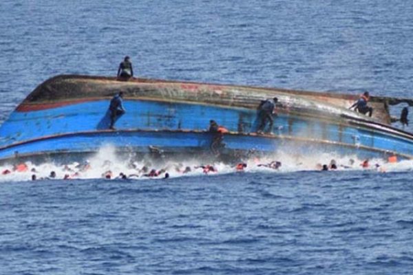 ओमानमा तेल ट्याङ्कर जहाज समुन्द्रमा पल्टिँदा १६ जना बेपत्ता