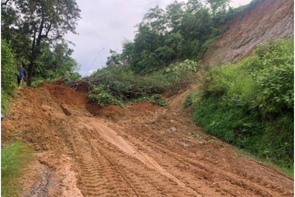 शनिबार बिहानदेखि अवरुद्ध भएको कर्णाली करिडोर आजदेखि सञ्चालन
