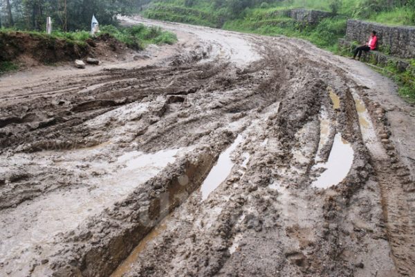 ग्रामीण सडक अवरुद्ध