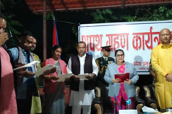 मुख्यमन्त्री सतिशकुमार सिंहद्वारा मन्त्रिपरिषद् विस्तार : लोसपाका एक मन्त्रीले लिए शपथ