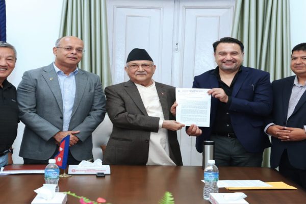 प्रधानमन्त्री ओलीसँग वायुसेवा सञ्चालकको छलफल