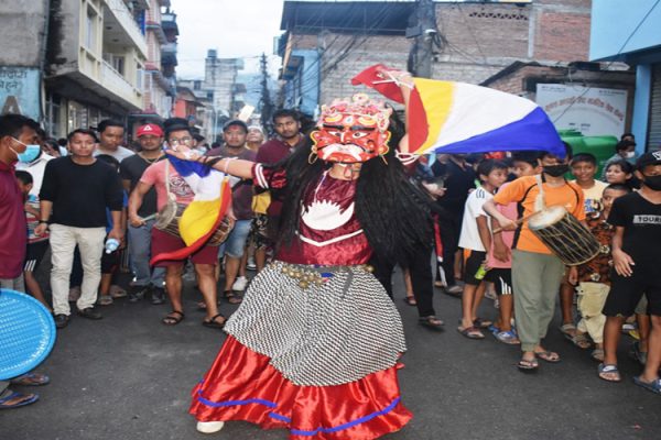 युवाको सक्रियतामा परम्परागत लाखे नाच सुरु