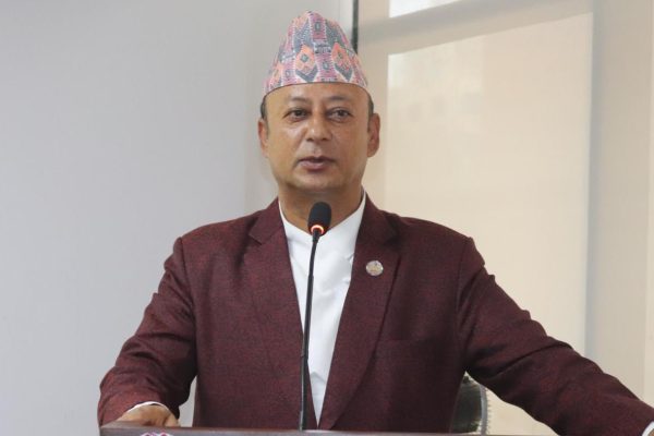 ऊर्जा तथा सिँचाइमन्त्रीद्वारा ऊर्जा क्षेत्रको विकासका लागि पूर्वसचिवसँग छलफल