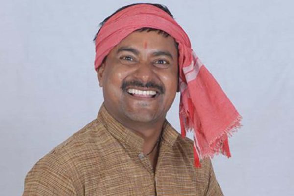 शिवशंकर रिजालको गाईजात्रे कोसेली 'ठगाठग कम्पनी