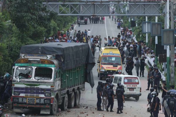 भक्तपुरको गठ्ठाघरमा ट्रकले ठक्कर दिँदा ज्यान गुमाउने स्कुटर चालक महिला नभएर पुरुष भएको पुष्टि,ट्रक चालक पक्राउ