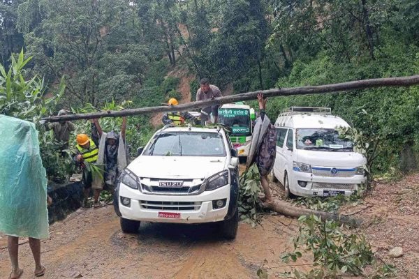 झ्याप्ले खोला पहिरोमा गाडीसँगै पुरिएका ९ जनाको पहिचान खुल्यो