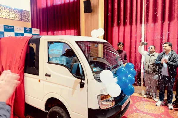 सहरी र विद्यालय यातायातका लागि उपयुक्त मोडेल टाटा म्याजिक बीएस६ चितवनमा