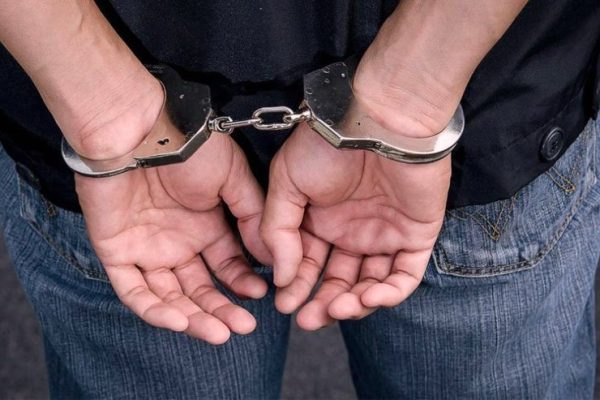 कपिलवस्तुमा स्रोत नखुलेको ६ लाख नगदसहित तीनजना पक्राउ