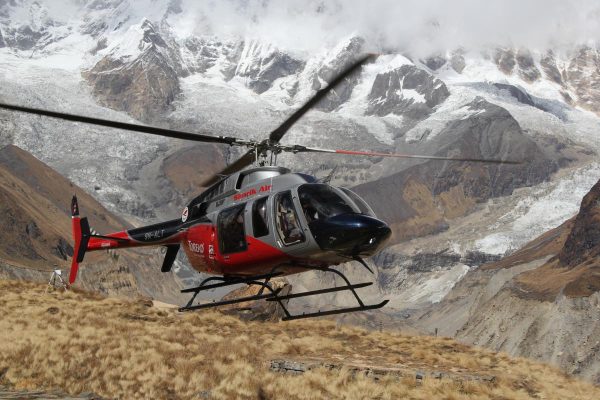 सगरमाथा क्षेत्रमा हेलिकप्टर उडान रोकिएपछि वायुसेवा कम्पनीहरूको चेतावनी