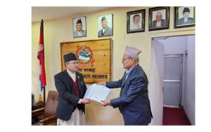 शुक्लाफाँटा राष्ट्रिय निकुञ्ज विस्थापित समस्या समाधान आयोगले मन्त्री शाहीलाई प्रतिवेदन बुझायो   