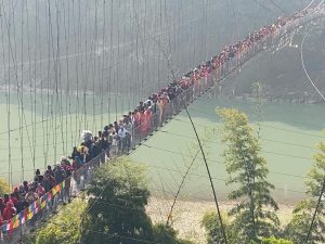 तनहुँको देवघाट र चितवनलाई जोड्ने झोलुङ्गे पुल जीर्ण अवस्थामा