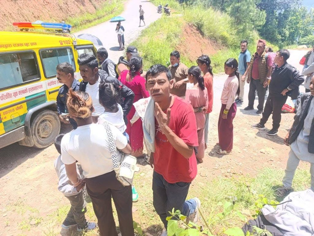 काभ्रेको भुम्लुमा बस दुर्घटना, ७ जना घाइते
