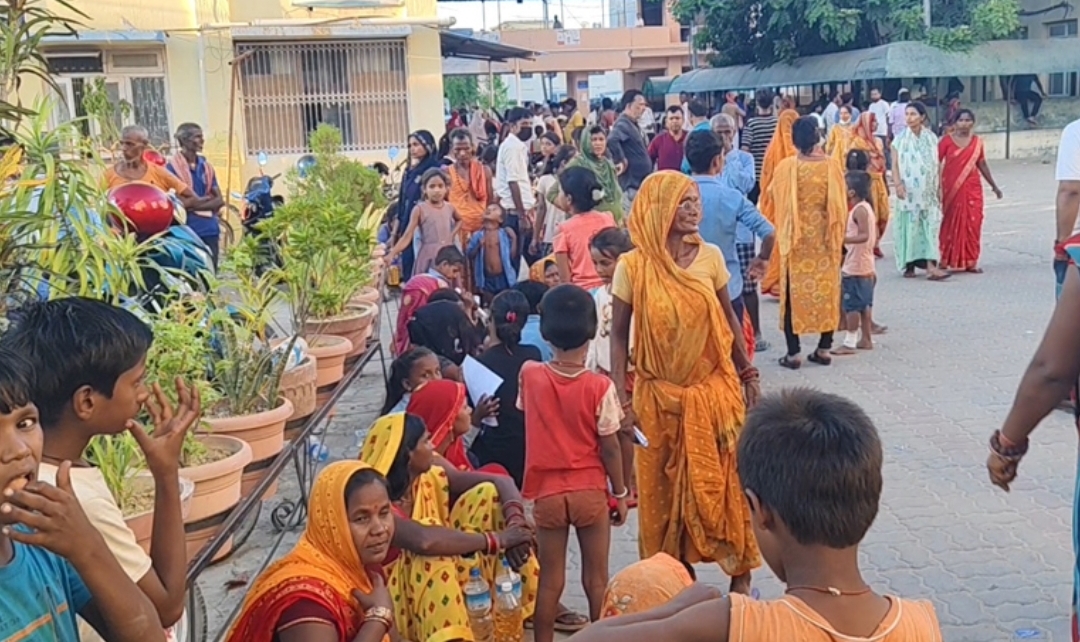 महोत्तरीमा विद्यालयको खाजामा छेपारो, ७० बढी विद्यार्थी अस्पतालमा