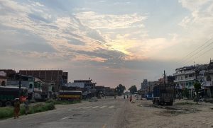 हरिवनमा प्रेम विवाह पछि राजमार्ग अवरुद्ध