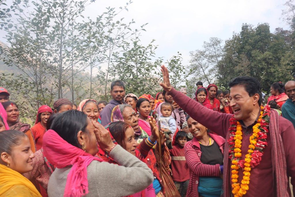 गोकर्ण विष्ट सुन्दै–सुनाउँदै अभियान: गुल्मी–२ मा फरक शैलीमा