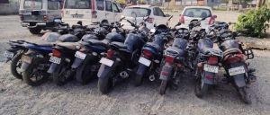 रौतहटमा १५ मोटरसाइकलसहित अवैध सामान बरामद